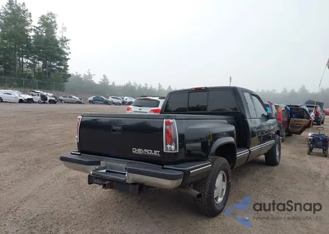 1998 Chevrolet K1500 Sportside z USA, uszkodzony, nr VIN 2GCEK19R8W1135151